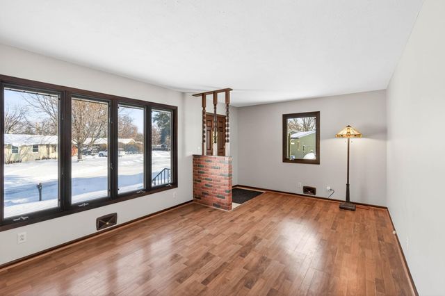 6381 Rath Drive, Woodbury, MN 55125