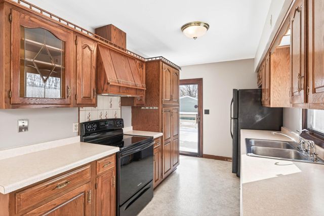 6381 Rath Drive, Woodbury, MN 55125