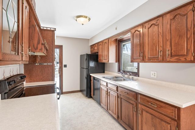 6381 Rath Drive, Woodbury, MN 55125