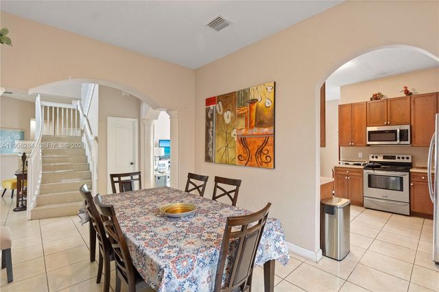 8968 NW 180th Ter, Hialeah, FL 33018