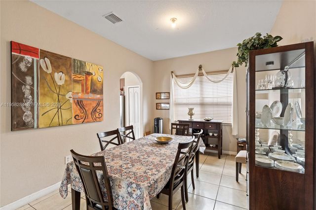 8968 NW 180th Ter, Hialeah, FL 33018