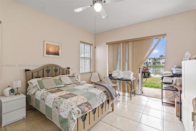 8968 NW 180th Ter, Hialeah, FL 33018