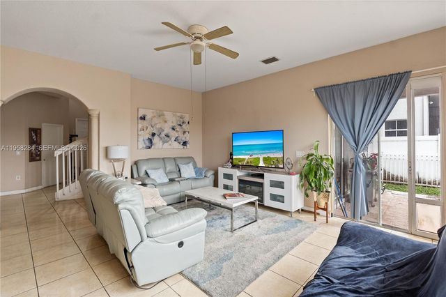 8968 NW 180th Ter, Hialeah, FL 33018