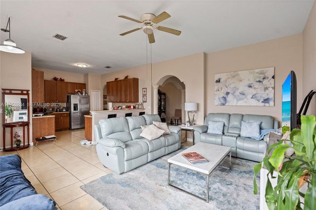 8968 NW 180th Ter, Hialeah, FL 33018