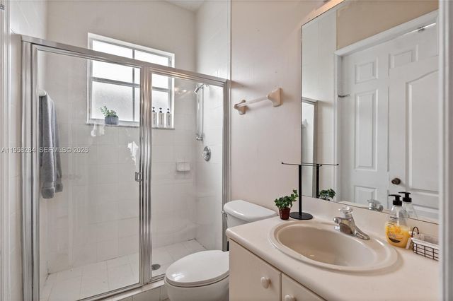 8968 NW 180th Ter, Hialeah, FL 33018