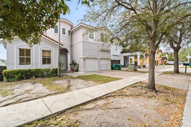 8968 NW 180th Ter, Hialeah, FL 33018