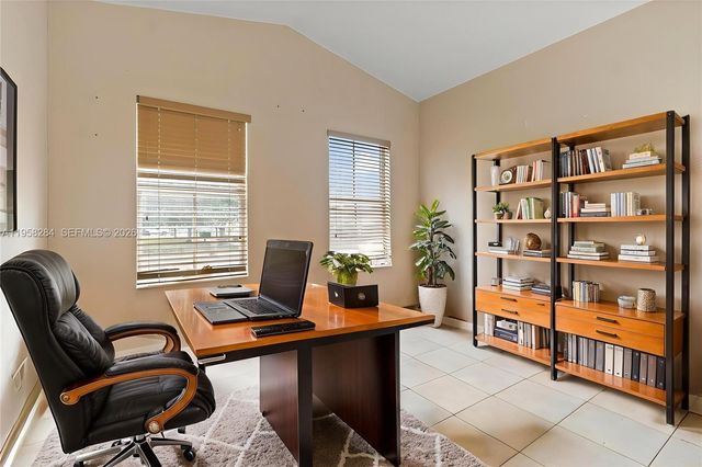 8968 NW 180th Ter, Hialeah, FL 33018