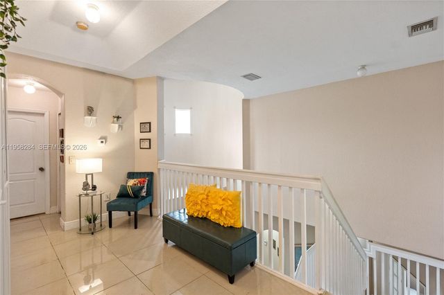 8968 NW 180th Ter, Hialeah, FL 33018