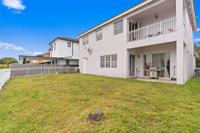 8968 NW 180th Ter, Hialeah, FL 33018