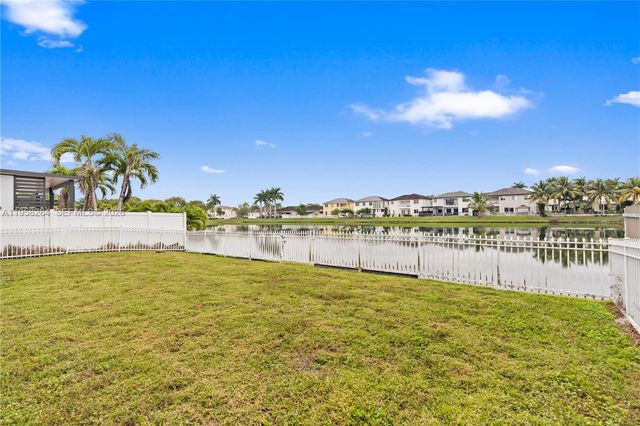 8968 NW 180th Ter, Hialeah, FL 33018