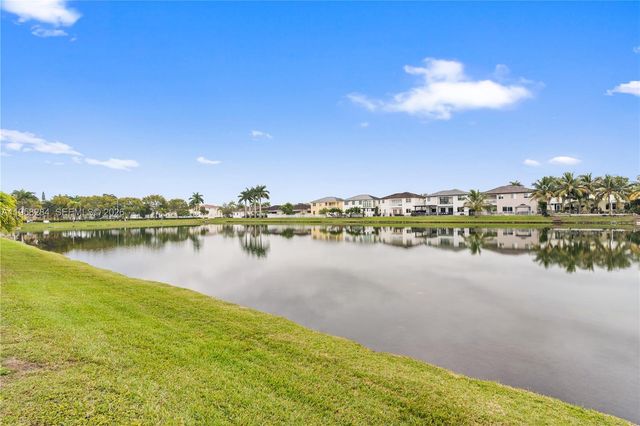 8968 NW 180th Ter, Hialeah, FL 33018