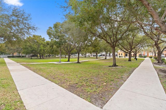 8968 NW 180th Ter, Hialeah, FL 33018