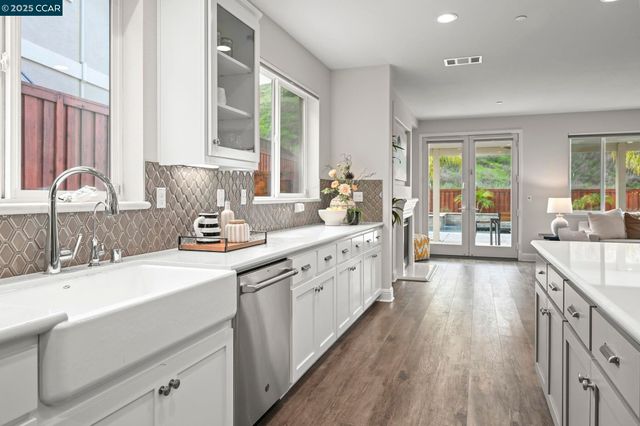 2812 Rio Seco Dr, Bay Point, CA 94565