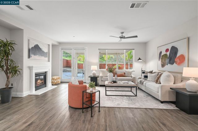 2812 Rio Seco Dr, Bay Point, CA 94565