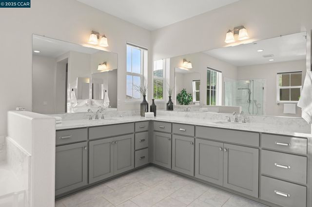 2812 Rio Seco Dr, Bay Point, CA 94565