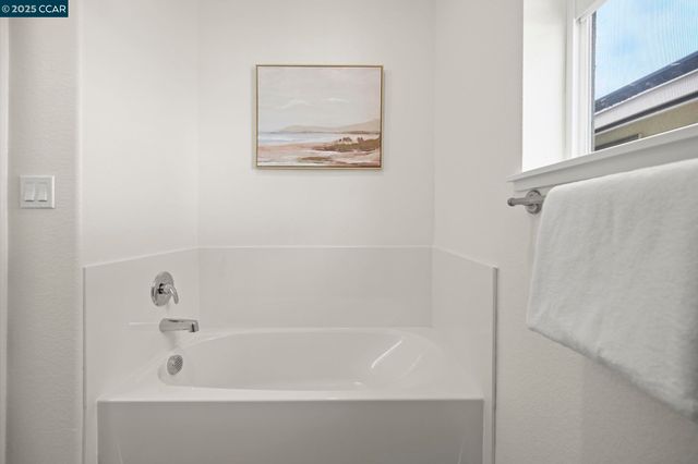 2812 Rio Seco Dr, Bay Point, CA 94565