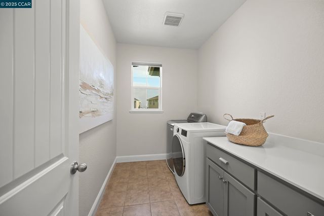 2812 Rio Seco Dr, Bay Point, CA 94565