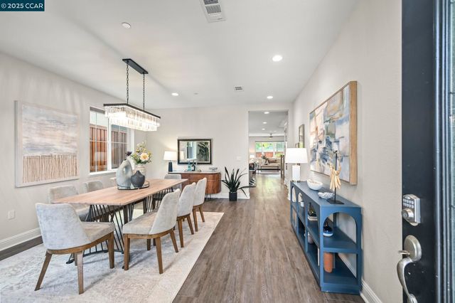 2812 Rio Seco Dr, Bay Point, CA 94565