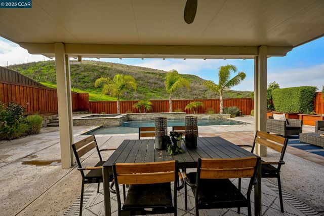 2812 Rio Seco Dr, Bay Point, CA 94565