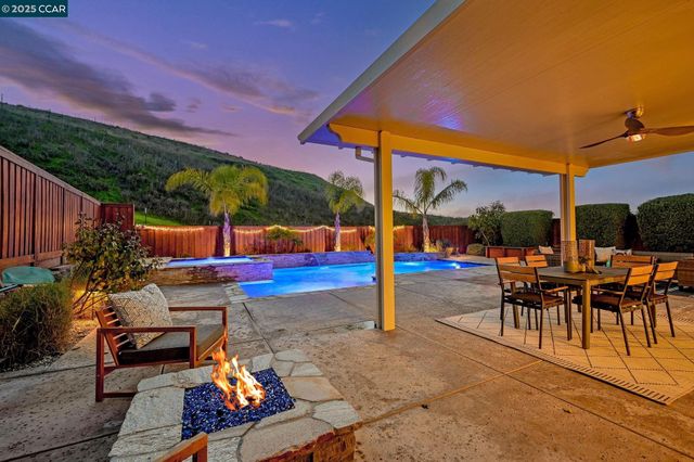 2812 Rio Seco Dr, Bay Point, CA 94565