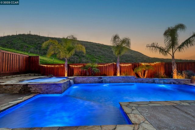 2812 Rio Seco Dr, Bay Point, CA 94565