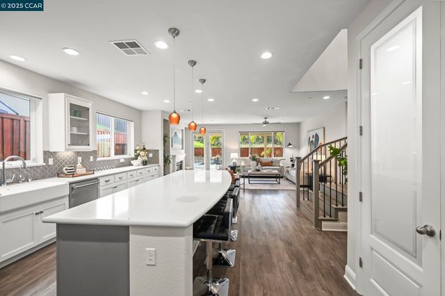 2812 Rio Seco Dr, Bay Point, CA 94565