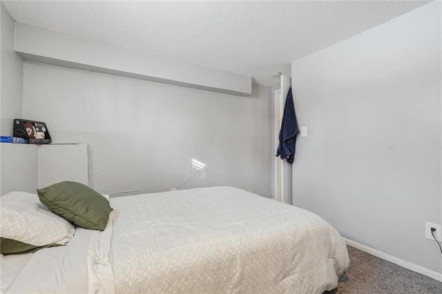 1409 - 1411 E Ridgeway Drive, Olathe, KS 66061