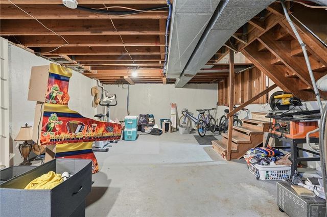 1409 - 1411 E Ridgeway Drive, Olathe, KS 66061