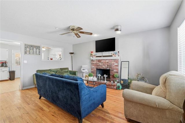 1409 - 1411 E Ridgeway Drive, Olathe, KS 66061