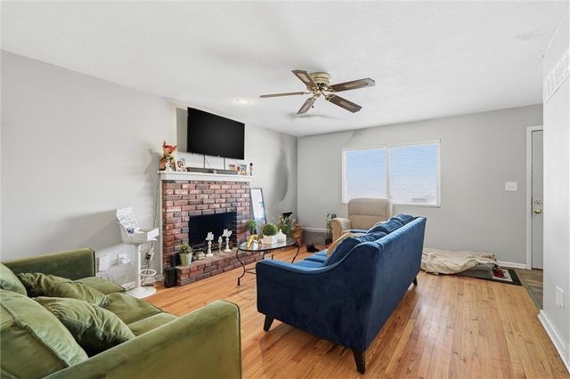 1409 - 1411 E Ridgeway Drive, Olathe, KS 66061