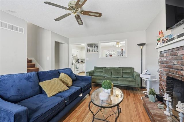 1409 - 1411 E Ridgeway Drive, Olathe, KS 66061