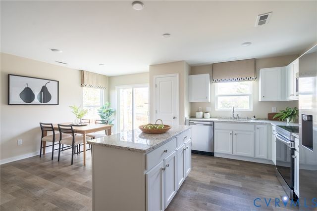 920 Encore Autumn Ln, Henrico, VA 23227