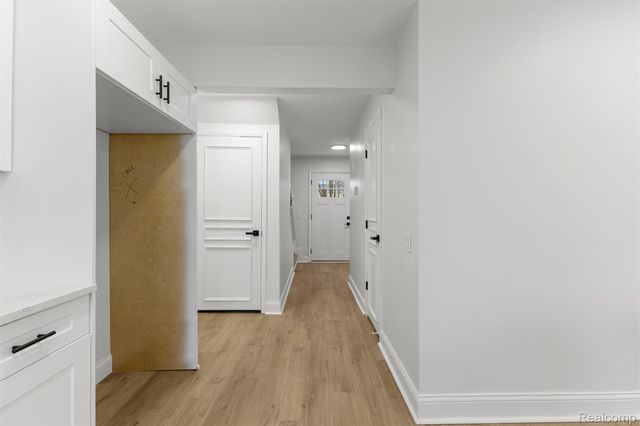 24869 Christina Lane, Novi, MI 48375