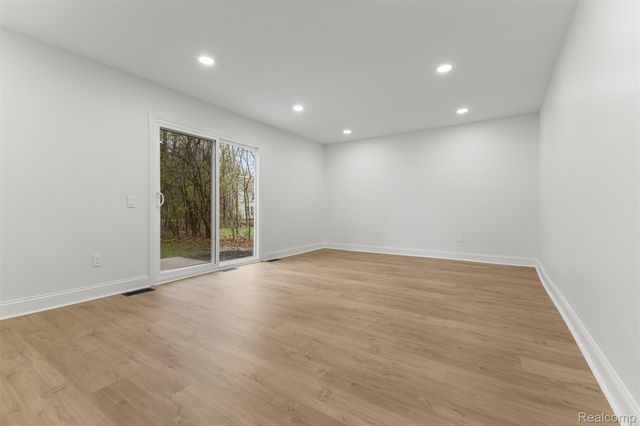 24869 Christina Lane, Novi, MI 48375