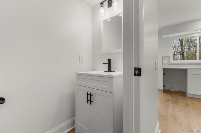 24869 Christina Lane, Novi, MI 48375