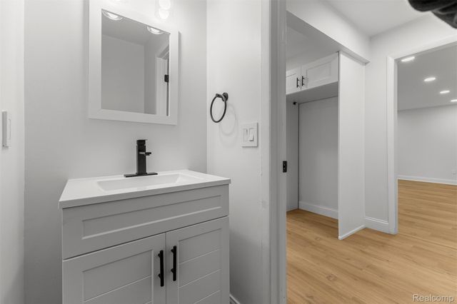 24869 Christina Lane, Novi, MI 48375