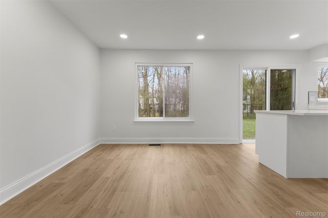 24869 Christina Lane, Novi, MI 48375