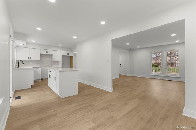 24869 Christina Lane, Novi, MI 48375