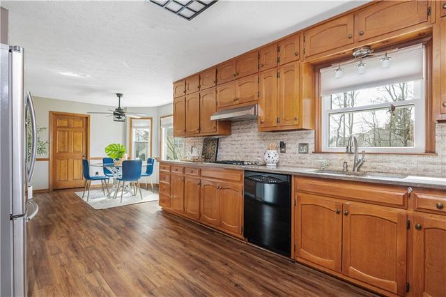 1329 Wynford Chase SW, Marietta, GA 30064