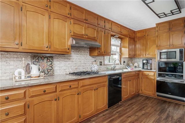 1329 Wynford Chase SW, Marietta, GA 30064