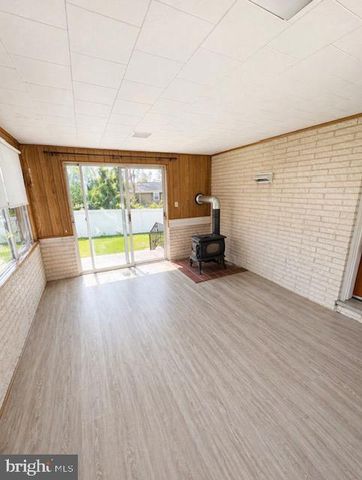 555 WOODLAND VIEW DR, York, PA 17406