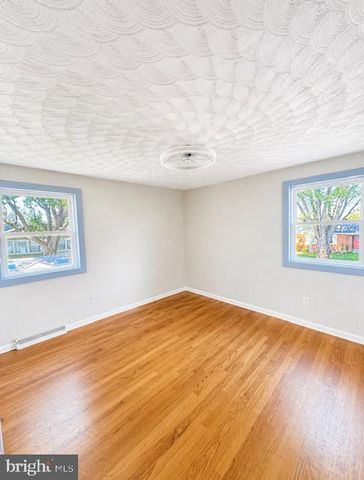 555 WOODLAND VIEW DR, York, PA 17406