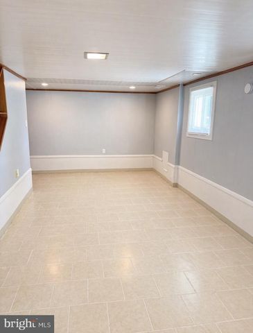 555 WOODLAND VIEW DR, York, PA 17406