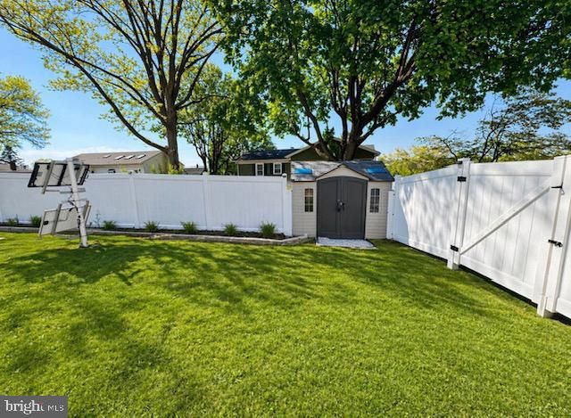 555 WOODLAND VIEW DR, York, PA 17406