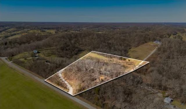 1130 Mahon Rd, Columbia, TN 38401