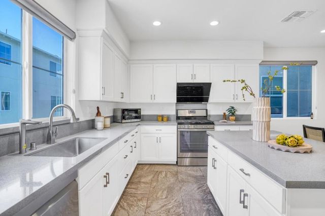 8562 Cabana Way, Newark, CA 94560