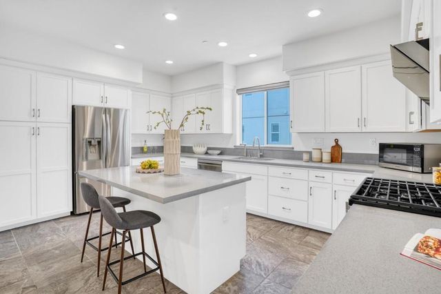 8562 Cabana Way, Newark, CA 94560