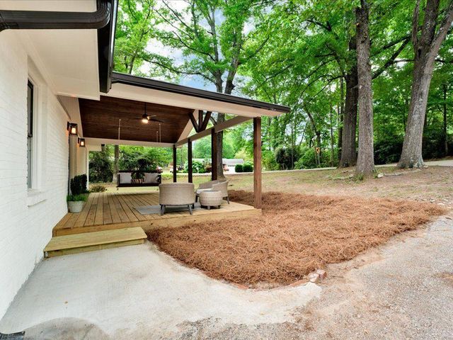 5840 CRABAPPLE SW Drive, Mableton, GA 30126