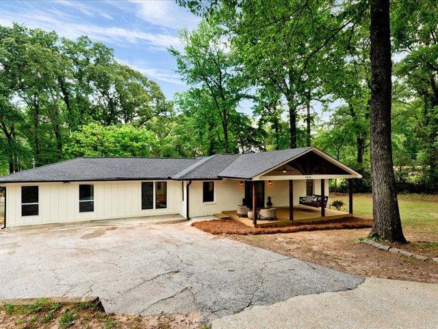 5840 CRABAPPLE SW Drive, Mableton, GA 30126