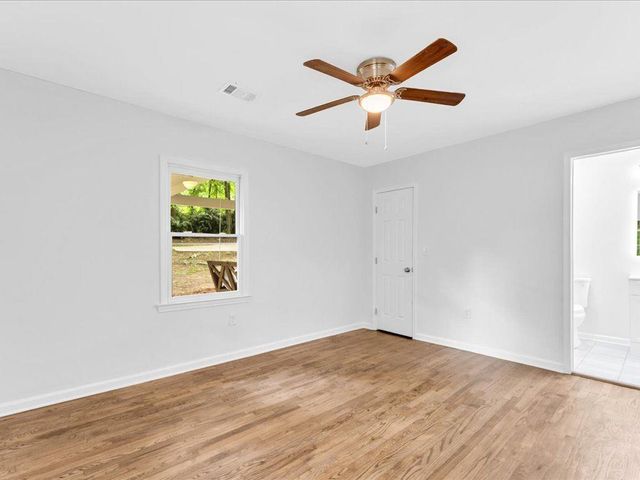 5840 CRABAPPLE SW Drive, Mableton, GA 30126
